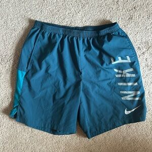 NIKE Blue shorts L